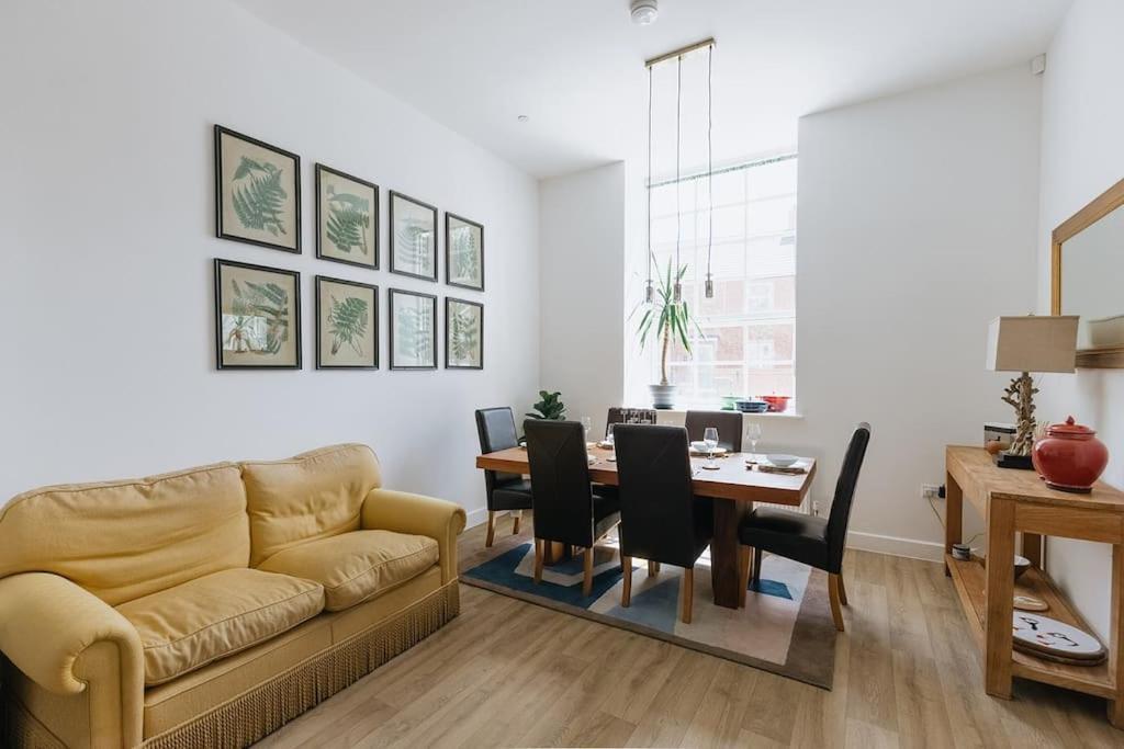Bobbin Row - Grade 2 Listed Property With A Beautiful Design With Access To Leeds Leeds  Dış mekan fotoğraf